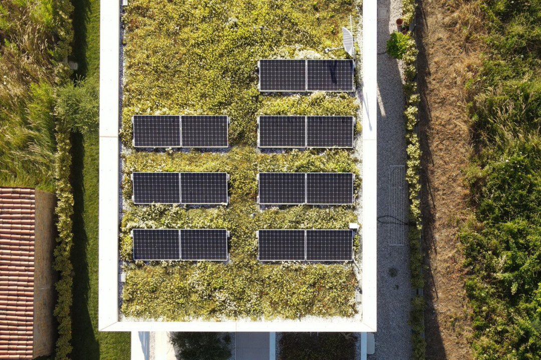 GREEN ROOF & PHOTOVOLTAIC